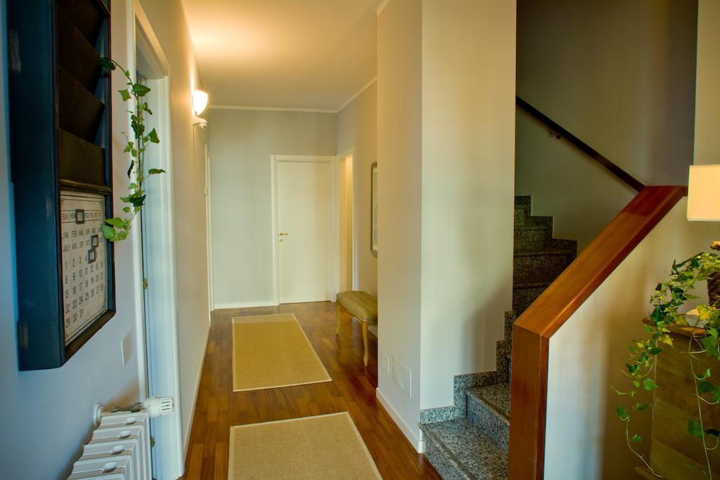 Отель Borgo Manzoni - Charming House Роццано Экстерьер фото